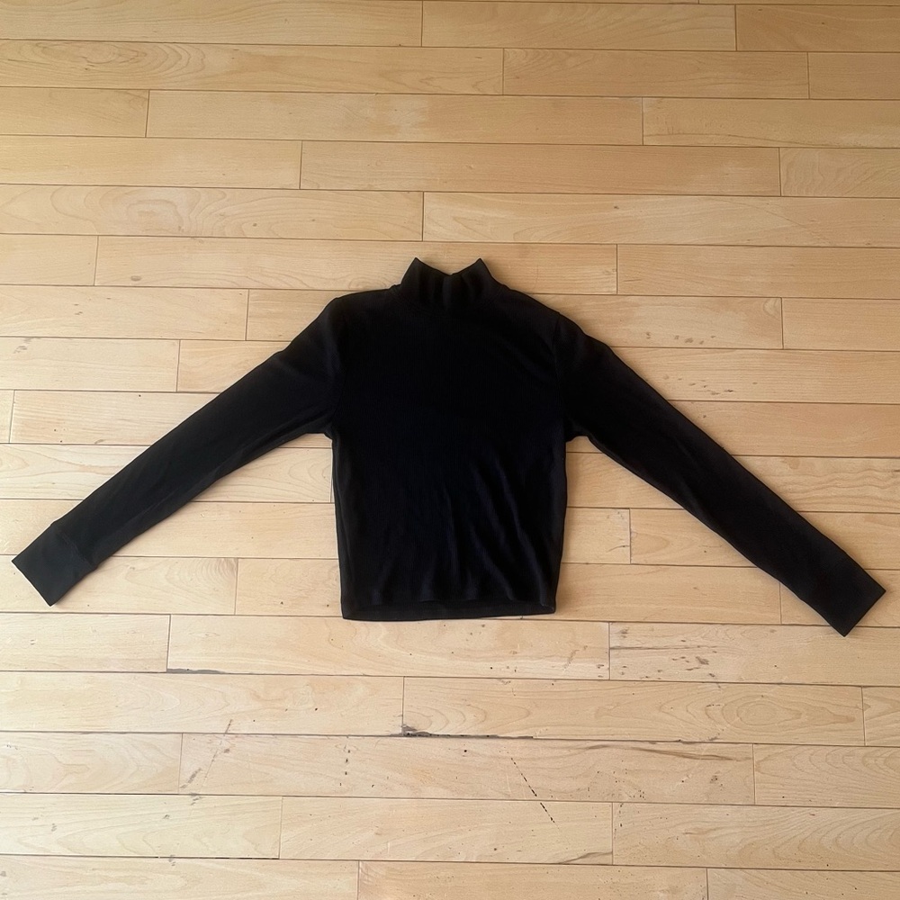 AE Long-Sleeve Cropped Hey Baby Mock Neck Tee in Black